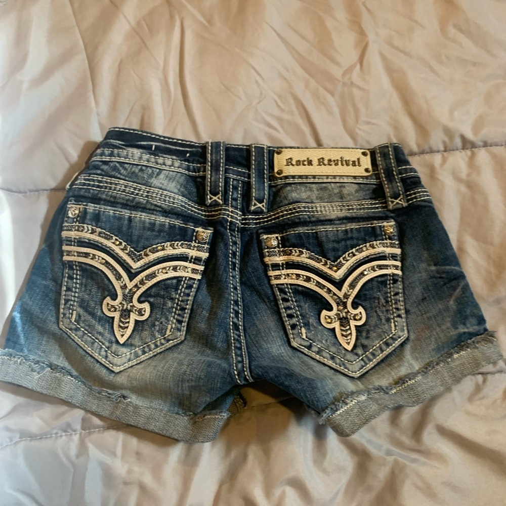 Rock revival Jean shorts size 26